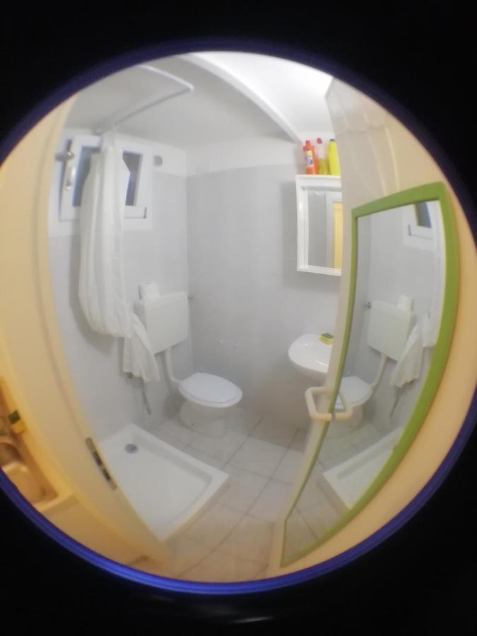 Ferienwohnung Over The Rainbow - Cozy Studio In The Centre Of Ferrara Exterior foto