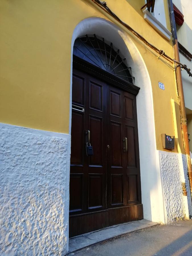 Ferienwohnung Over The Rainbow - Cozy Studio In The Centre Of Ferrara Exterior foto
