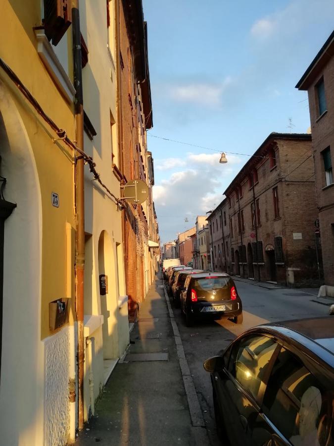 Ferienwohnung Over The Rainbow - Cozy Studio In The Centre Of Ferrara Exterior foto